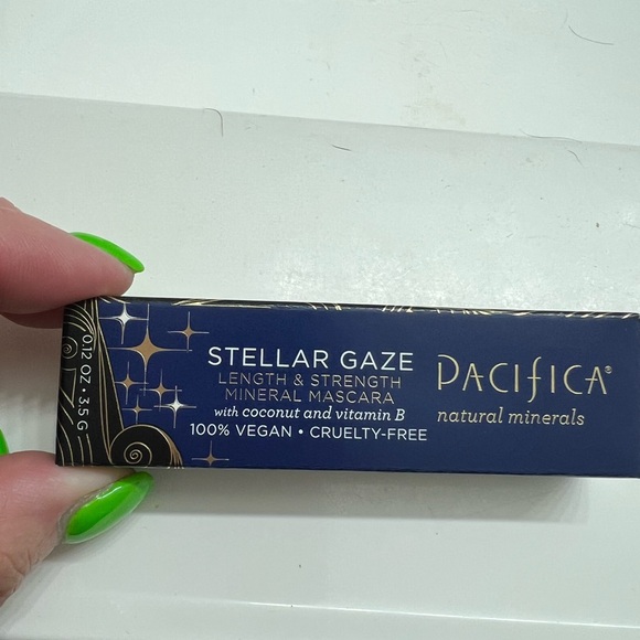 Pacifica Stellar Gaze Mineral Mascara - Black - Picture 1 of 5